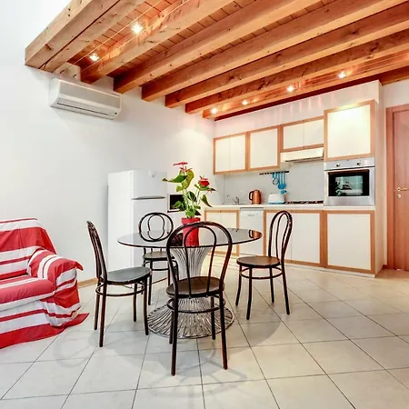 Apartment Little Canal 19 *