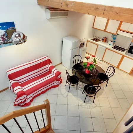 Little Canal 19 Apartment *